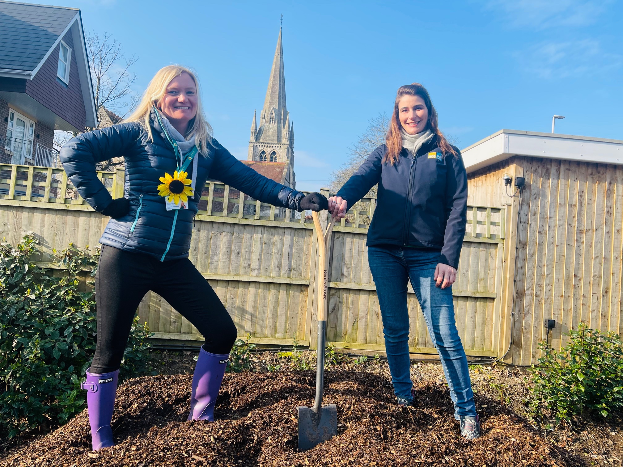 Eco Sustainable Solutions supports Lewis-Manning Hospice Care with mulch donation and announces the Poole based hospice as their nominated charity of the year